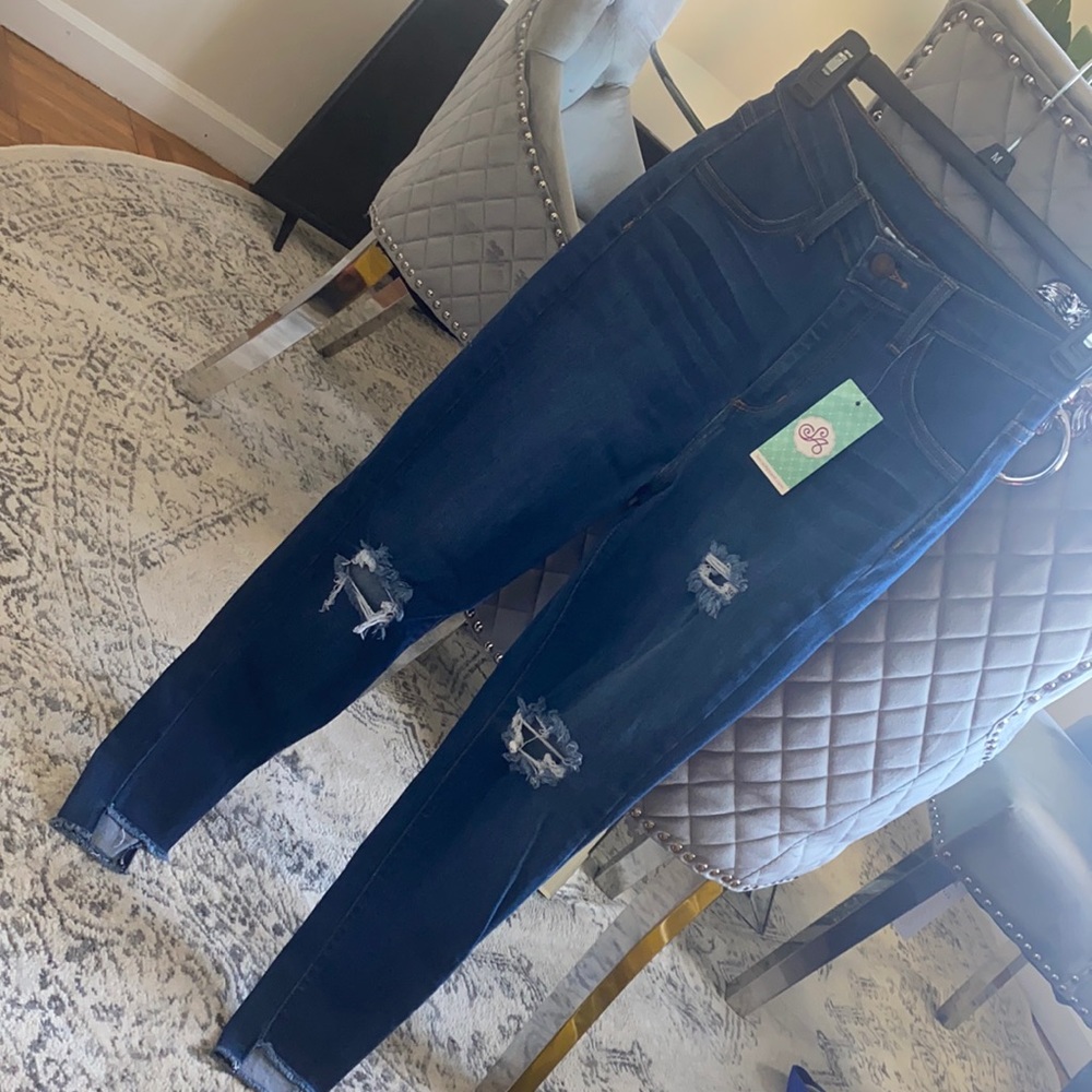 Social Apparel Denim Encore Dark Destroy Hem Ripped Jeans👖